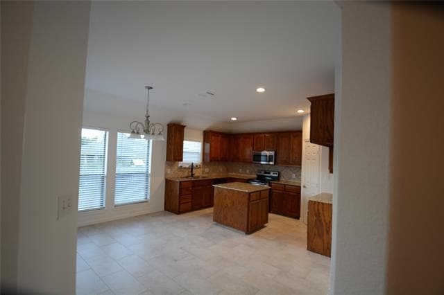 Building Photo - 3004 Glenwood Ct