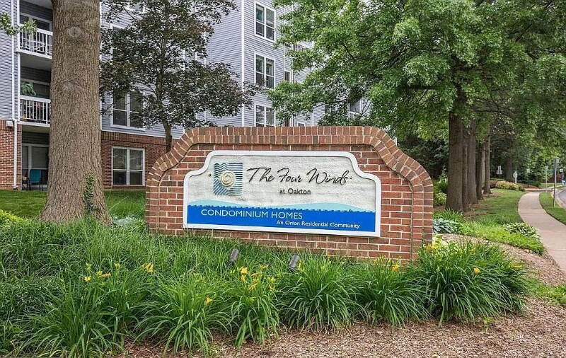 Building Photo - 3176 Summit Square Dr