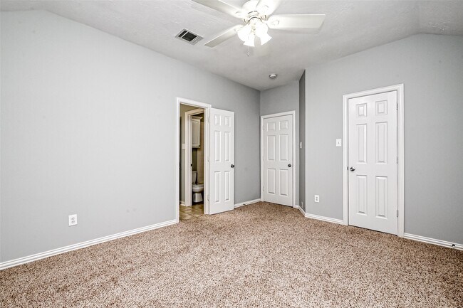 Building Photo - 4907 Mountain Fork