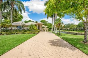 Building Photo - 1884 Classic Dr