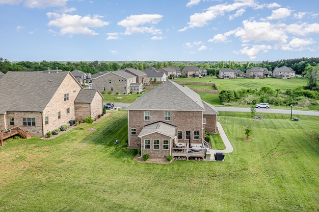 Building Photo - 6006 Tanoak Ct