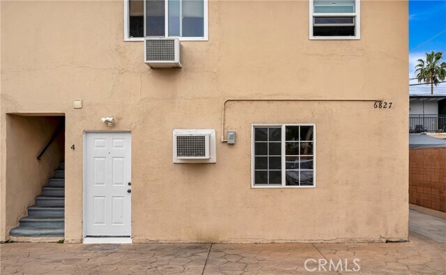 Building Photo - 6827 Simpson Ave