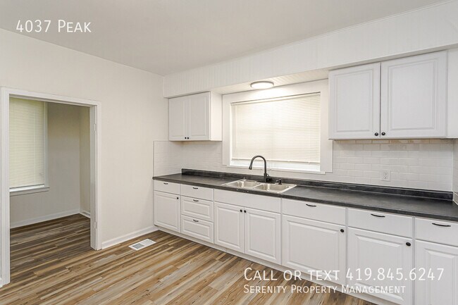 Building Photo - 4037 Peak-