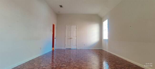 Building Photo - 3302 E Cedar Hollow Dr
