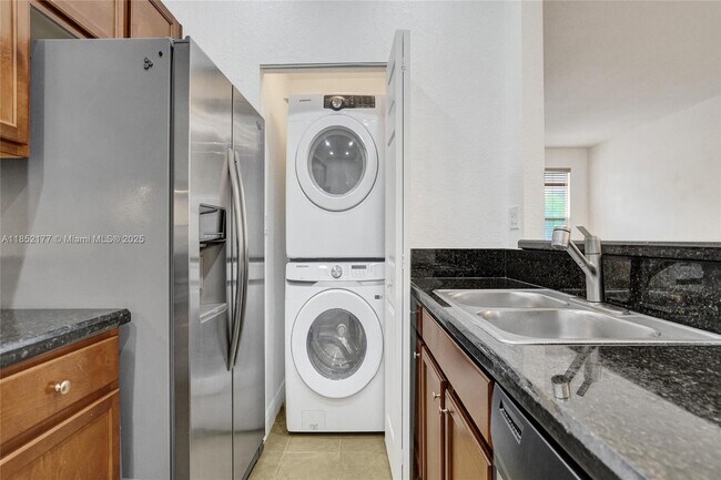 Building Photo - 1401 SW 147th Ter