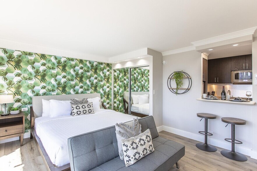 Building Photo - 440 ?Olohana St