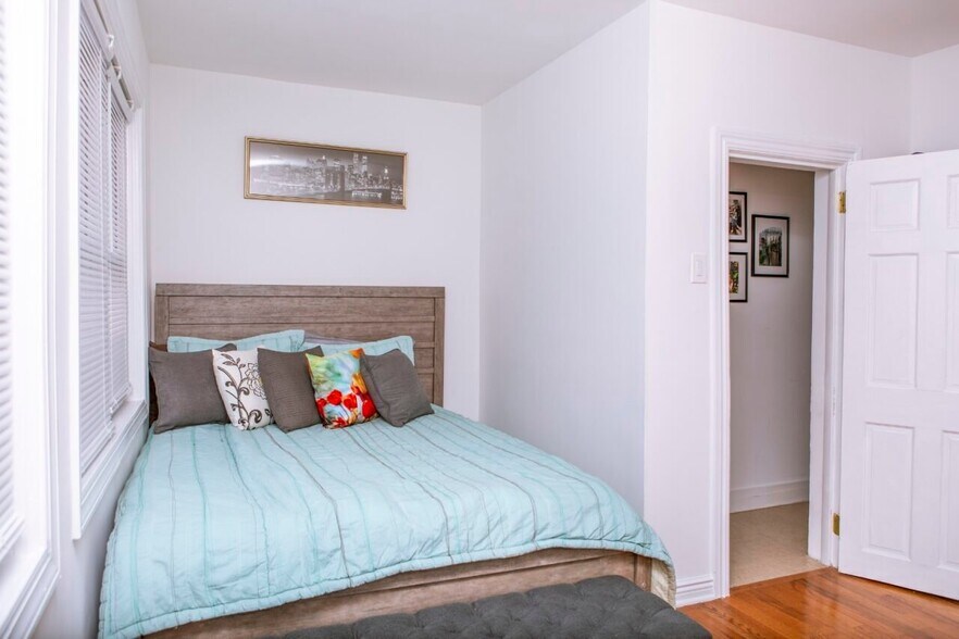 Building Photo - 213 Nunda Ave