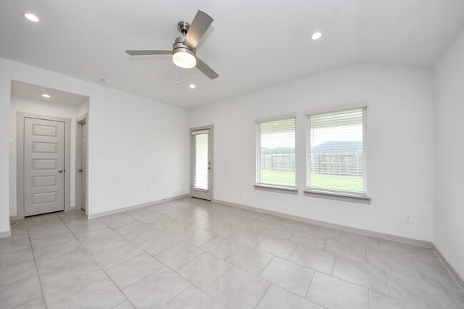 Building Photo - 4911 Pne Hvn Ln