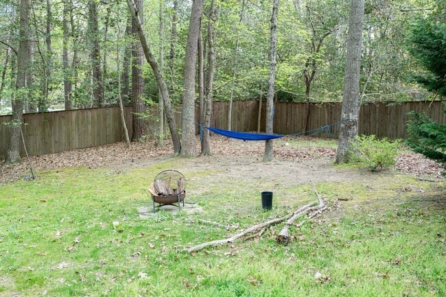 Building Photo - 12433 Cree Ln