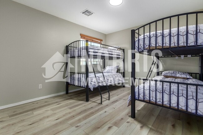 Building Photo - Beautiful Large Furnished Home w/A Pool