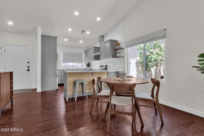 Building Photo - 6867 E Phelps Rd