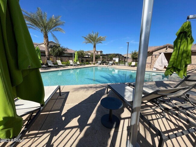 Building Photo - 14030 W Desert Flower Dr