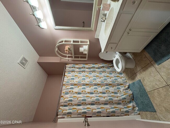 Building Photo - 801 W 17th St