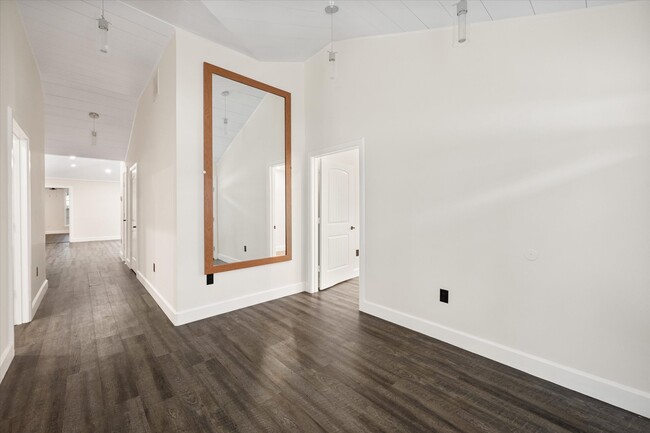 Building Photo - 233 Athenia Dr