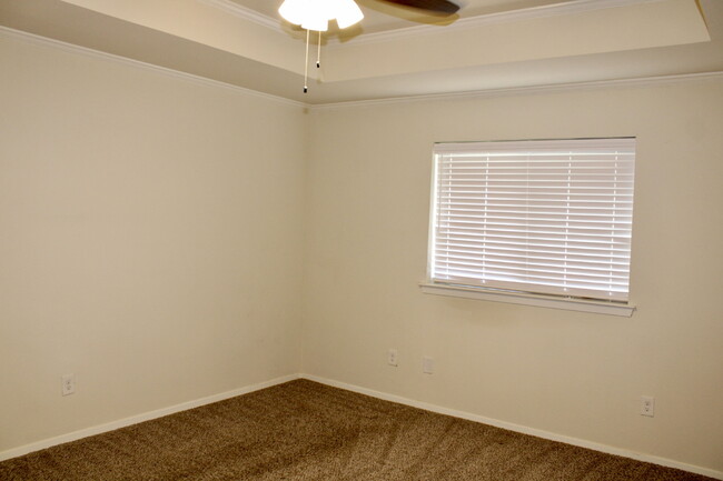 Building Photo - 3009 Osceola Dr