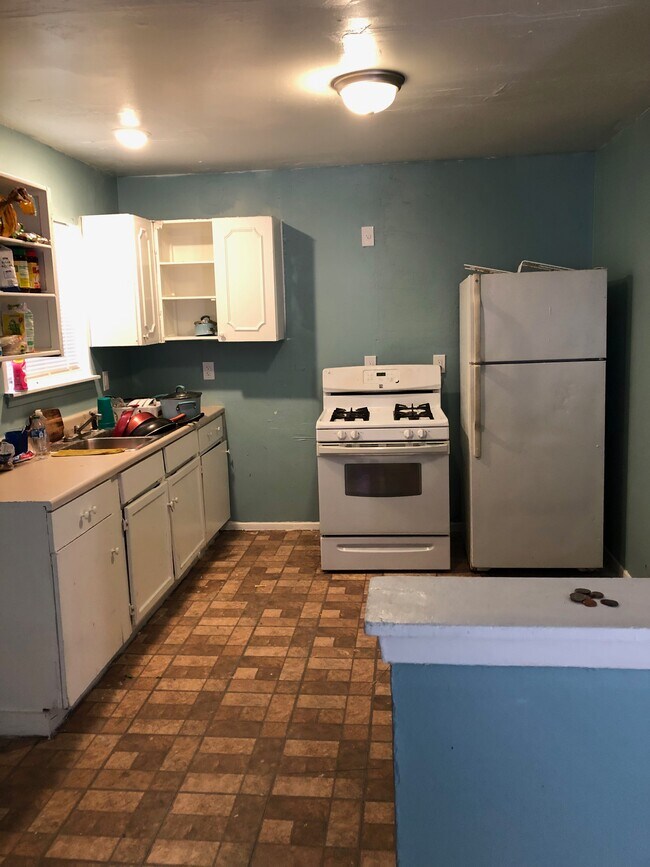 Building Photo - 375 Dorie St