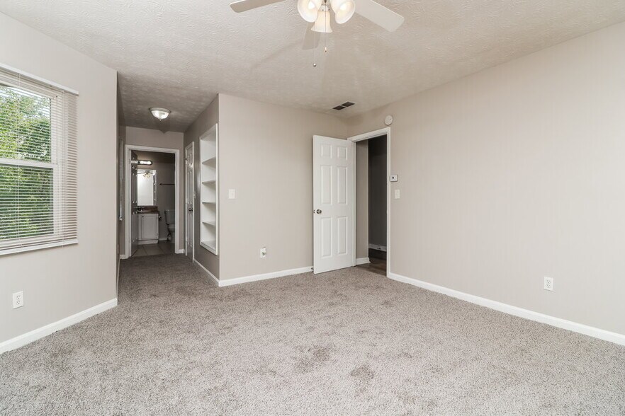 Building Photo - 2939 Thistledown Ct