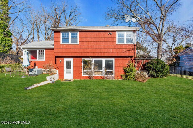 Building Photo - 260 Howard Ave