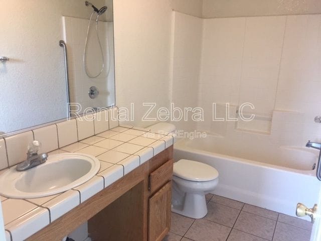 Building Photo - 936 W 13th St