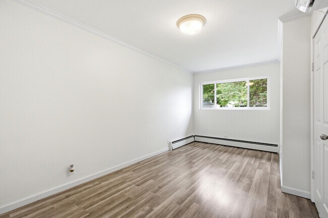 Building Photo - 8885 Cardwell St
