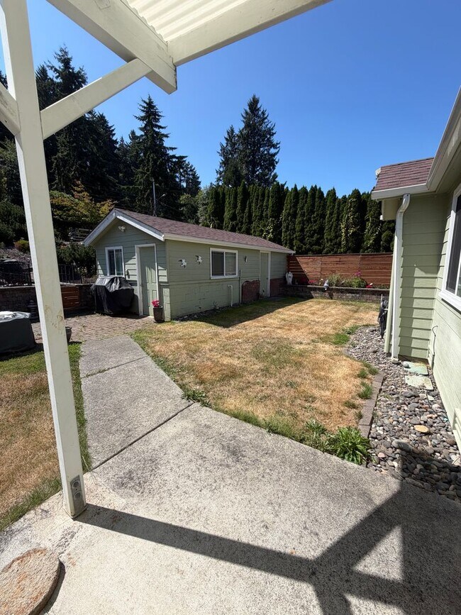 Building Photo - 3521 Harrison Dr