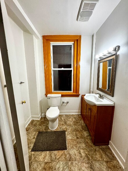 Building Photo - 936 French St NW