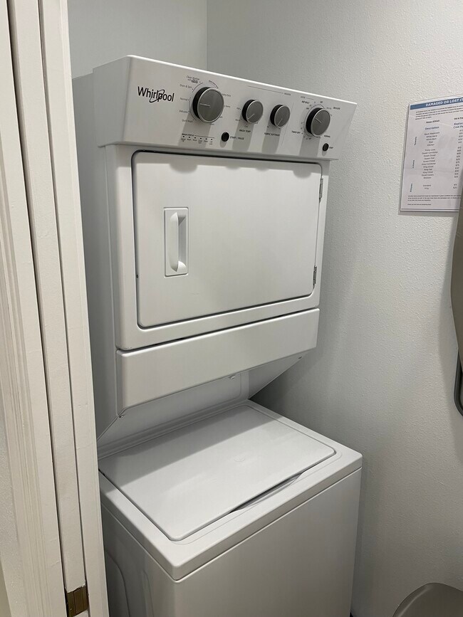 Building Photo - 118 N Fredrica Ave