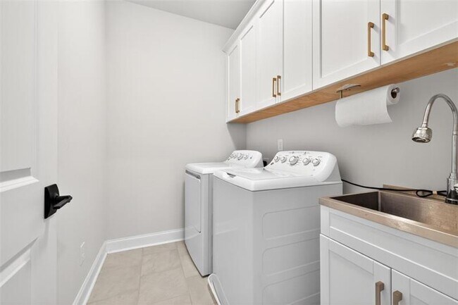 Building Photo - 345 Wiman Park Ln