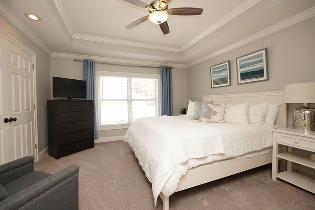Building Photo - Bluewater Bay!