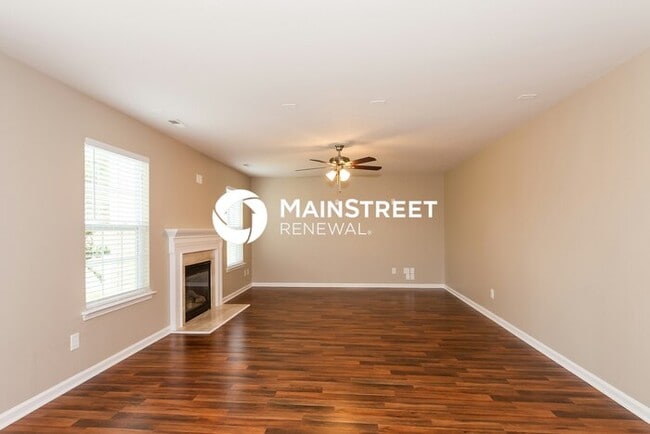 Building Photo - 4 Bedroom Pet-Friendly Home in Mount Holly...