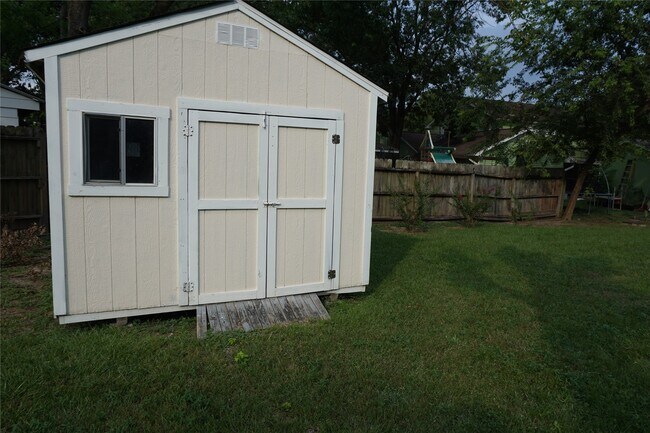 Building Photo - 15806 Sulky Trail Ct