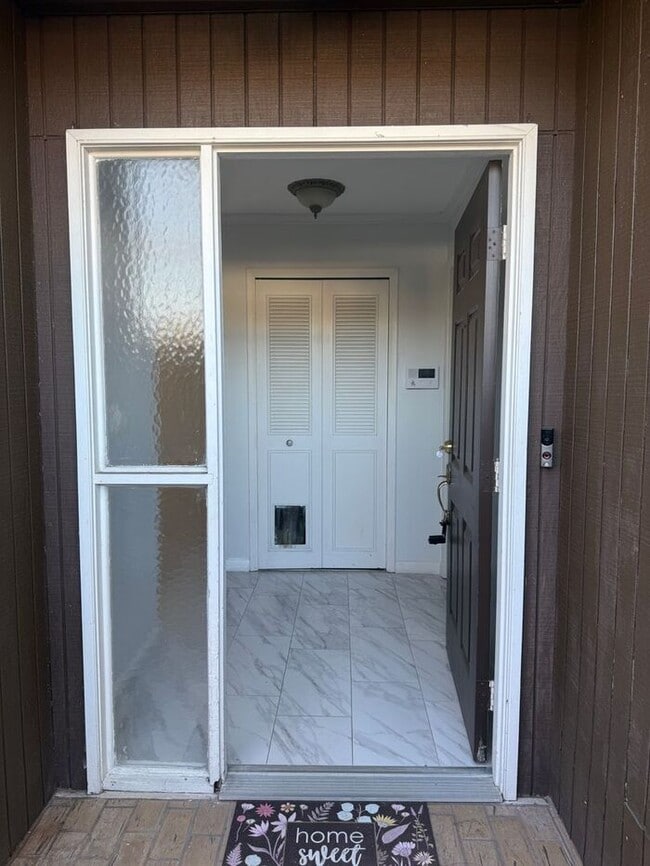 Building Photo - Fantastic 3/3 Townhome in Windsor Pines, Kissimmee