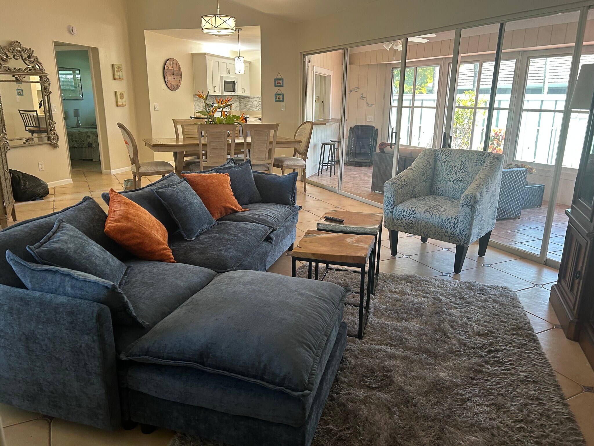 Building Photo - 1127 E Seminole Ave