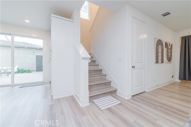 Building Photo - 168 Sash