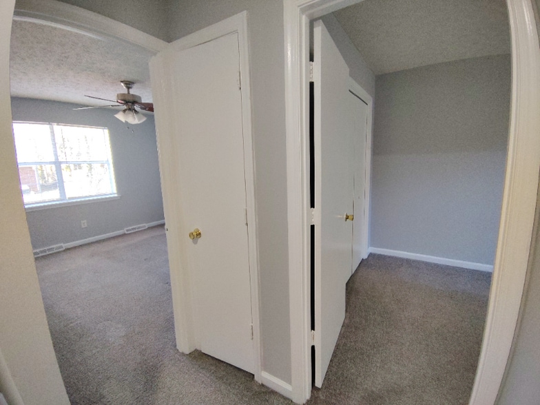 Building Photo - 27 Duiguid Dr