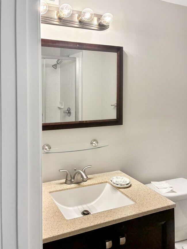 Building Photo - 2 Bedroom Condo in Glen Allen - $300 off your first month!