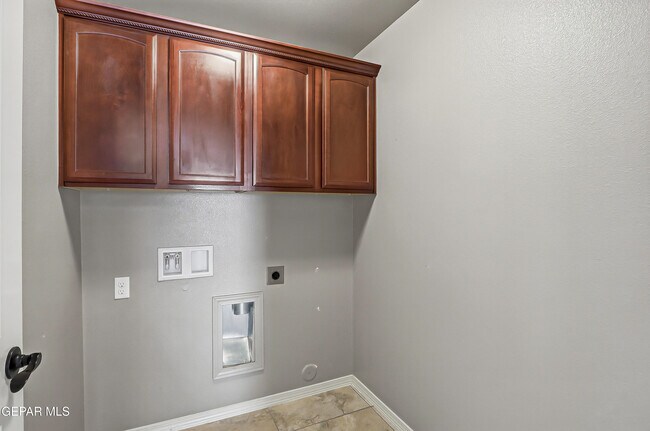 Building Photo - 2153 William Woolverton