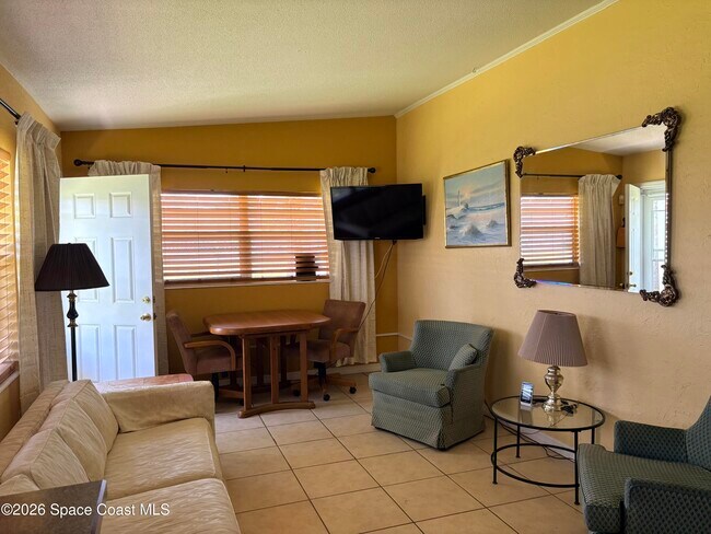 Building Photo - 127 Roosevelt Ave