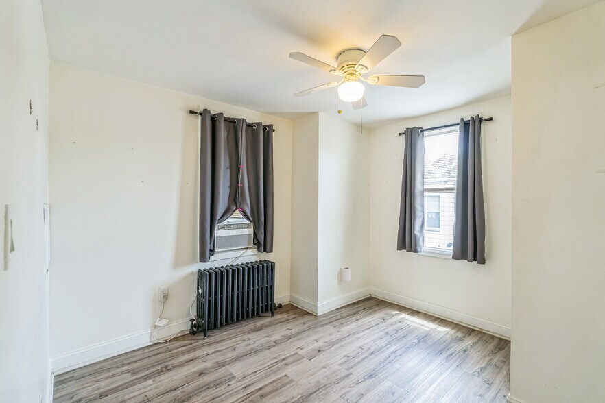 Building Photo - 1124 W Nevada St