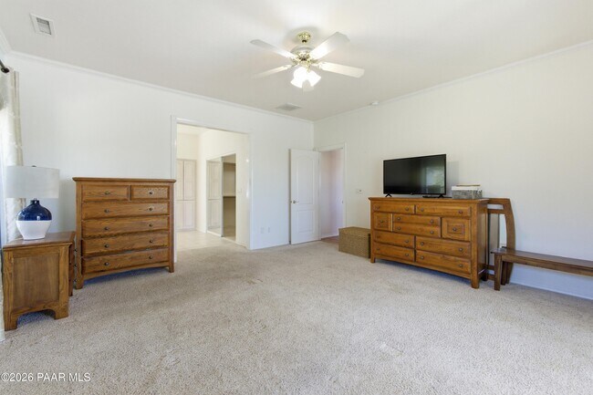 Building Photo - 5775 Goldenrod Way