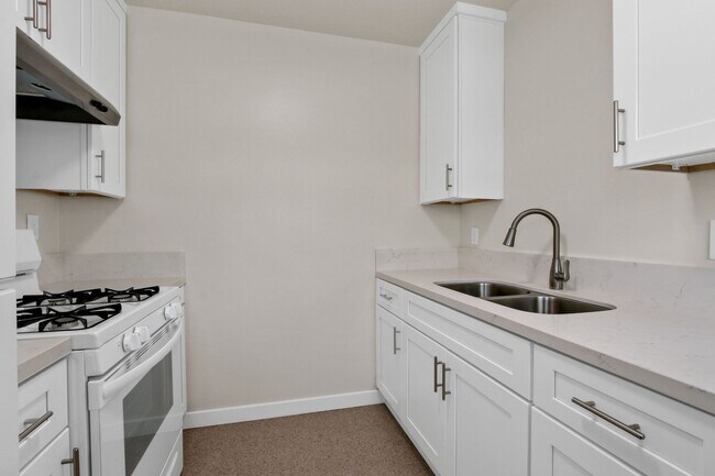 Building Photo - 10900 Santa Monica Blvd, prime Westwood!