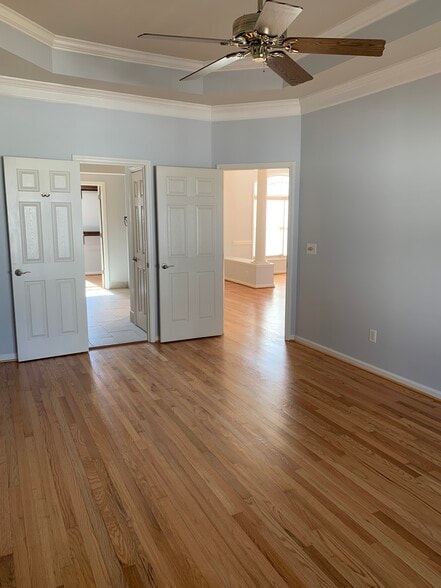 master bedroom - 5506 Phillipsburg Dr