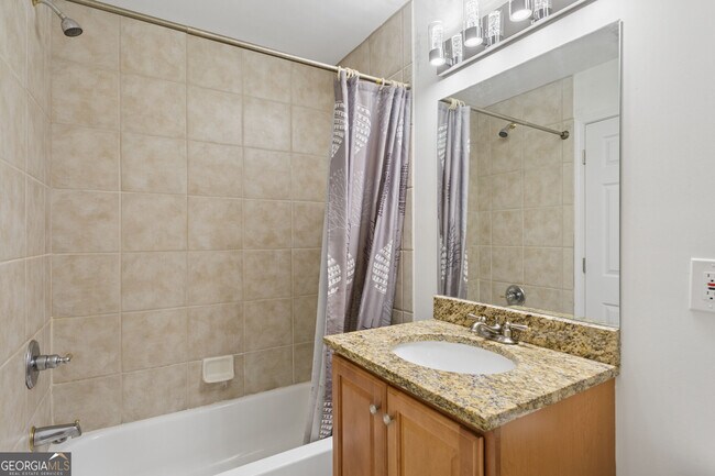 Building Photo - 649 Peeples St SW