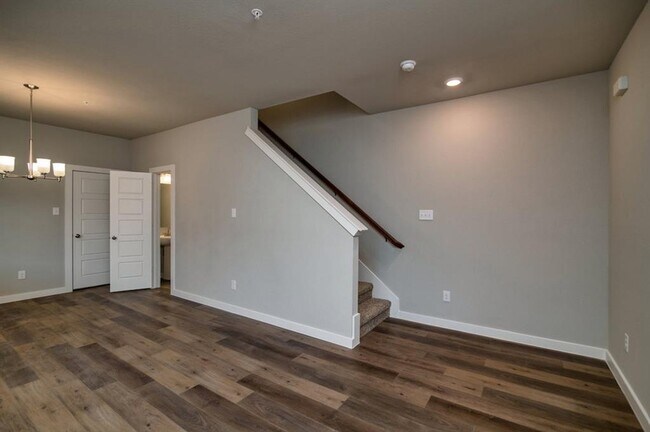 Building Photo - 735 Harvest Moon Dr