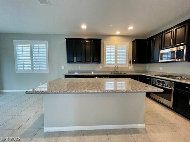 Building Photo - 354 Mezzaforte St