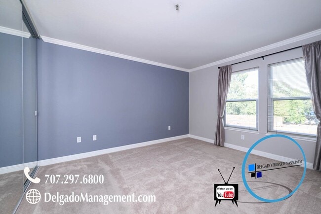 Building Photo - 1321 S Villa Way