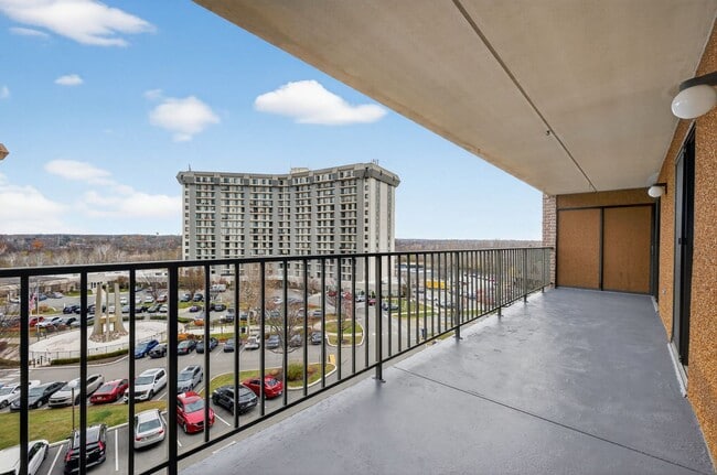 Building Photo - Now Available: Lovely 2 Bedroom, 2 Bath Condo in KOP!!