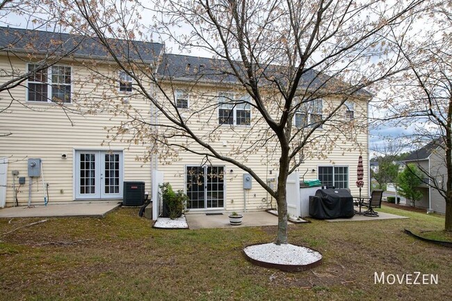 Building Photo - 914 Hadel Pl