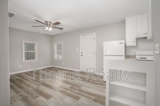 Building Photo - 336 Coleman Ave