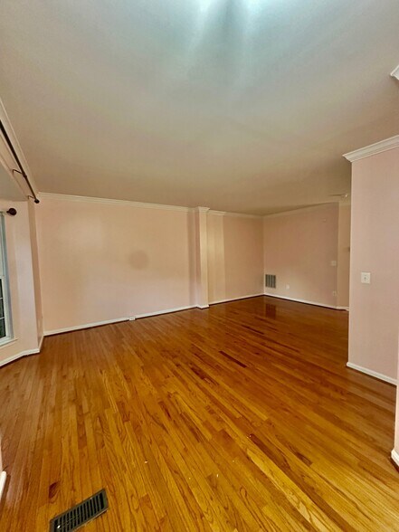 Building Photo - 9472 Black Hawk Ct